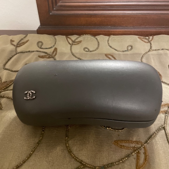 Sunglasses - Picture 2 of 7